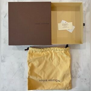 LV box and dustbag